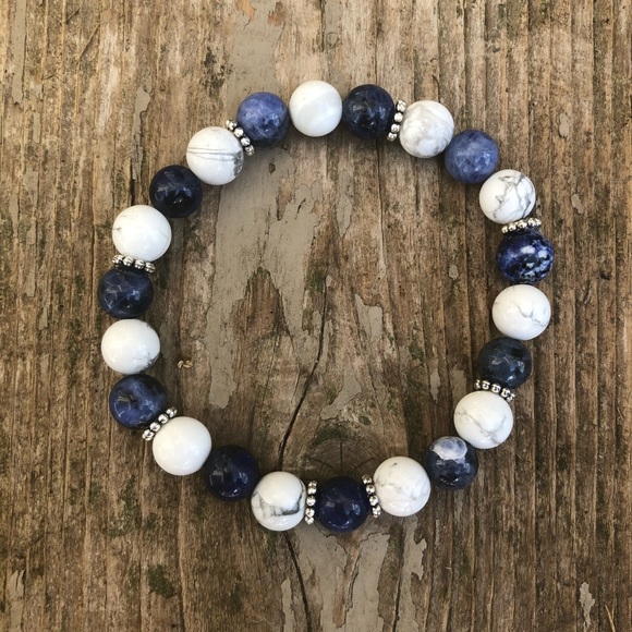 Sodalite and Howlite for Calm - Picture 6 of 7